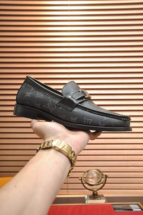 Picture of Louis Vuitton Shoes _SKULVsz38-45hnh120413997
